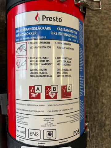 1490039-3 2 fire extinguishers