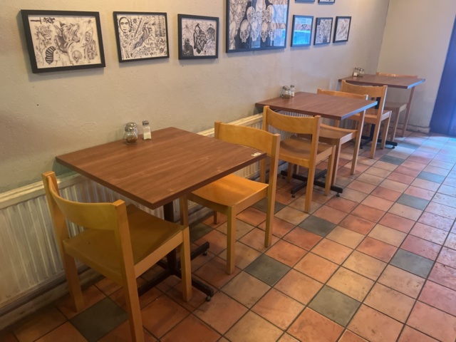 1384742-1 Restaurant furniture - Table, bench and chairs