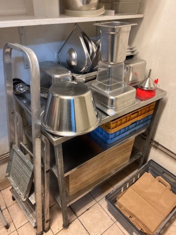 1384755-3 Collection of kitchen equipment, sheet metal shelves and stainless steel workbench