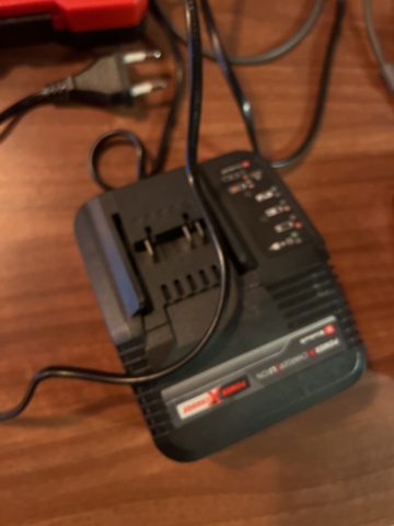 1384756-4 Einhell screwdriver and Dyson vacuum cleaner