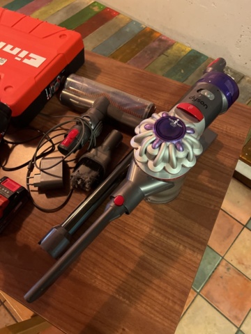 1384756-7 Einhell screwdriver and Dyson vacuum cleaner