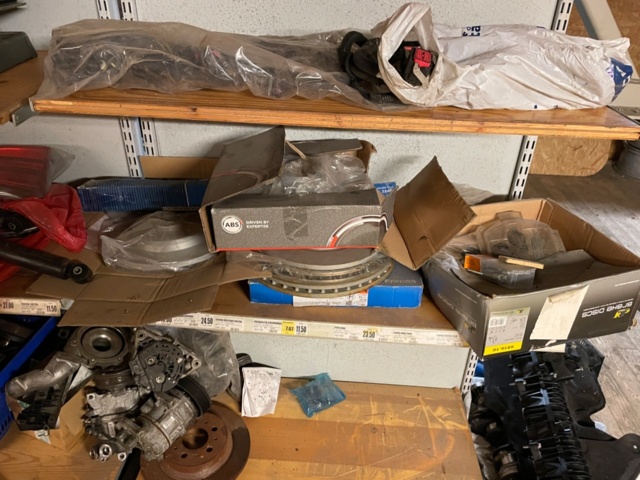 1426642-2 All contents on shelves