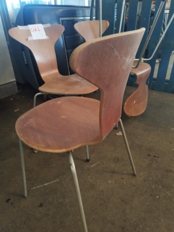 1479022-2 4 ant chairs