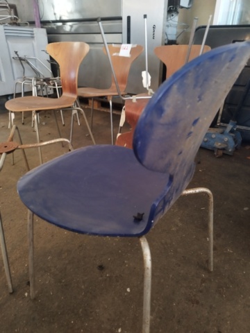1479023-5 4 ant chairs