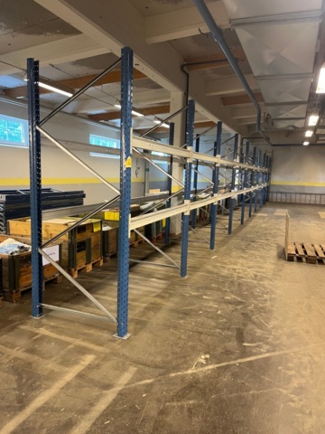 1491133-3 Pallet rack – 4 ends & 12 beams