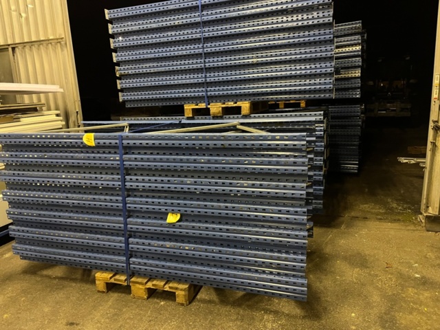 1491133-5 Pallet rack – 4 ends & 12 beams