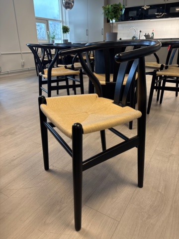 1482230-2 Kontorsinredning - Matbord 4 st, stolar och taklampor