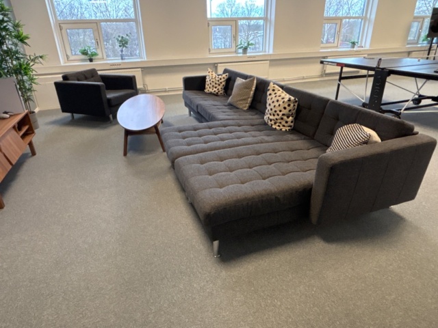 1482232-1 Kontorsinredning - Soffa, fåtölj, bord och TV-bänk