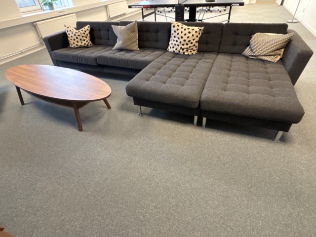 1482232-2 Kontorsinredning - Soffa, fåtölj, bord och TV-bänk