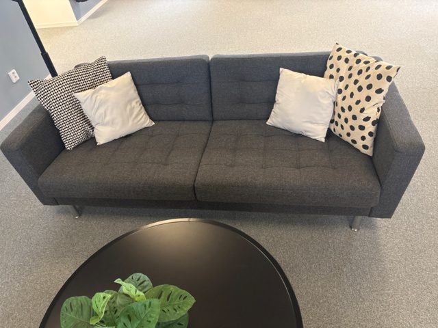 1482233-2 Kontorsinredning - Soffor och bord