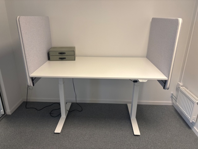 1482235-5 Skrivbord och kontorsstol - ROL Ergo, HÅG