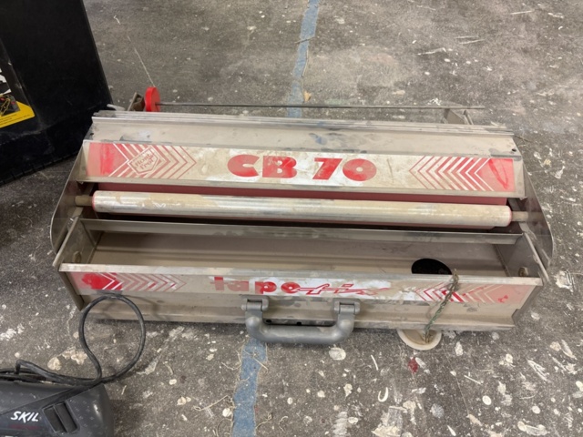 1469098-4 Collection of construction machines and tools - DeWalt, Ryobi and others