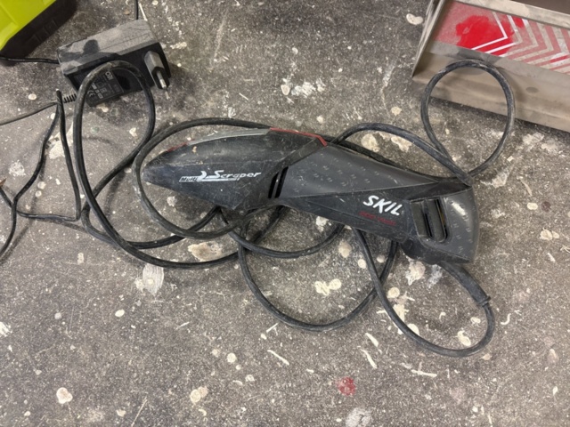 1469098-7 Collection of construction machines and tools - DeWalt, Ryobi and others