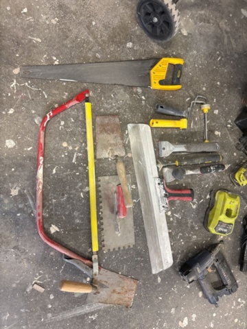 1469098-12 Collection of construction machines and tools - DeWalt, Ryobi and others