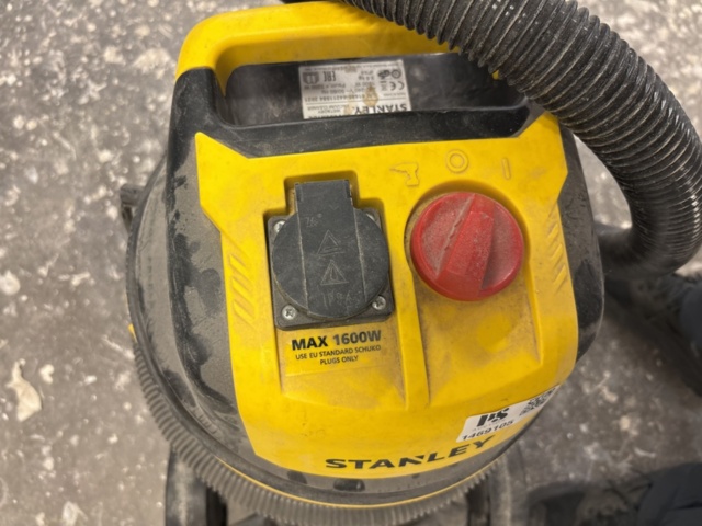 1469105-4 Wet and dry vacuum cleaner - Stanley SXVC30XTDE -2021