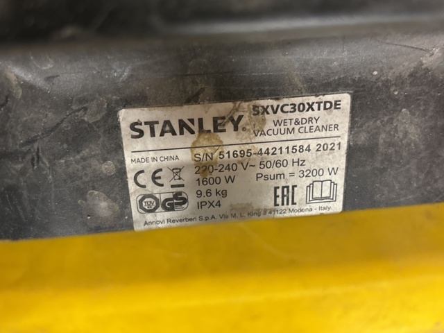 1469105-5 Wet and dry vacuum cleaner - Stanley SXVC30XTDE -2021