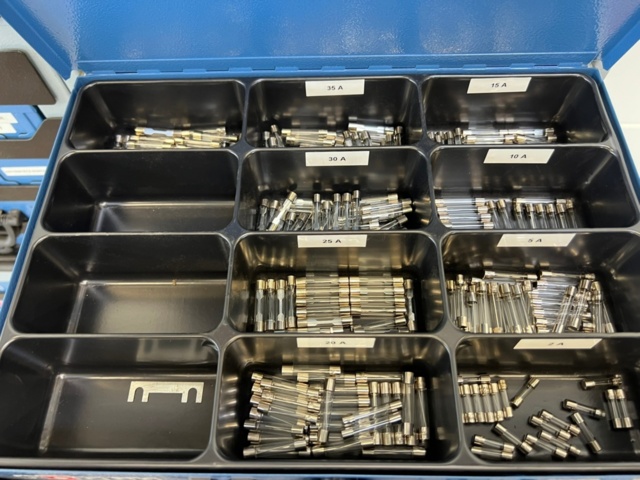 1490366-23 Assortment boxes