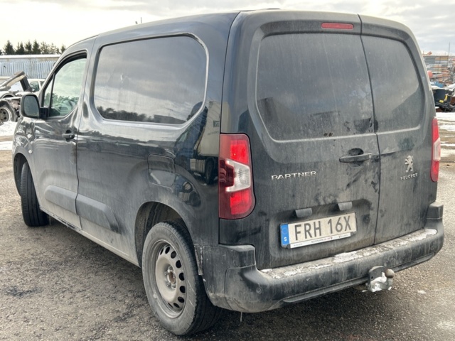 1455014-3 Peugeot Partner L1 1.5 BlueHDi 130 EAT, 130hp, 2022