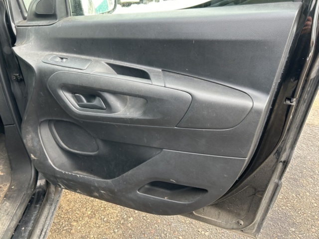 1455014-23 Peugeot Partner L1 1.5 BlueHDi 130 EAT, 130hp, 2022