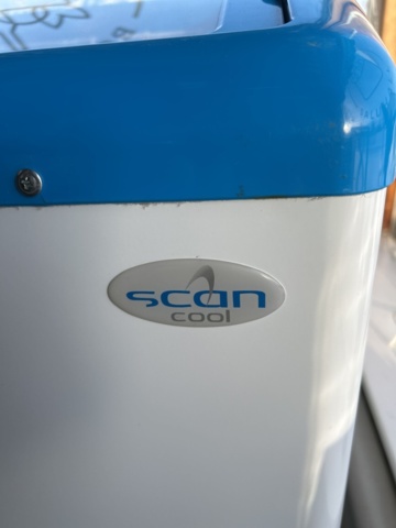 1435683-200 Freezer with glass sliding lid Scancool