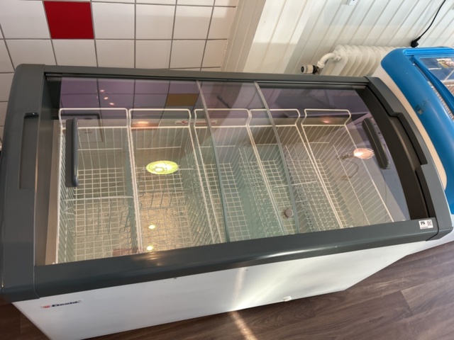 1435686-3 Freezer with sliding glass lid - Elcold Focus 131