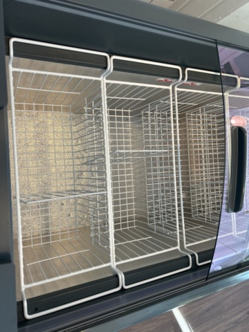 1435686-4 Freezer with sliding glass lid - Elcold Focus 131