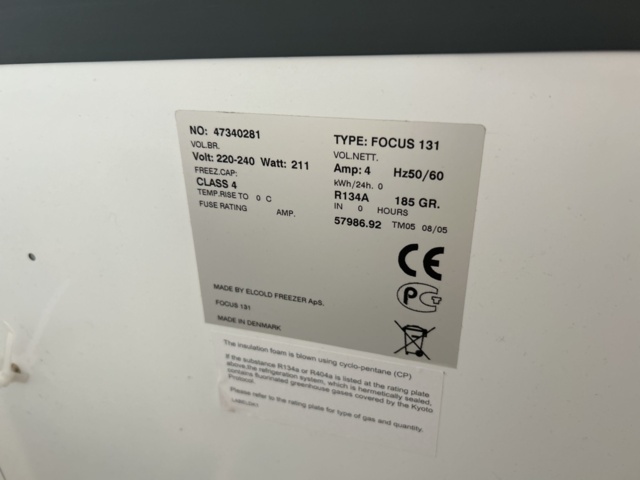 1435686-5 Freezer with sliding glass lid - Elcold Focus 131