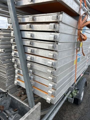 1455016-13 Scaffolding trailer with frame scaffolding parts - Monzon / Tysse