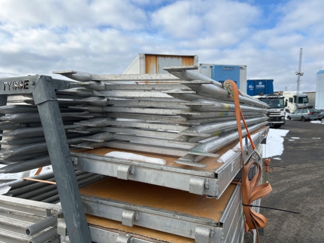 1455016-14 Scaffolding trailer with frame scaffolding parts - Monzon / Tysse