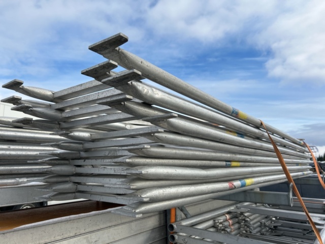 1455016-22 Scaffolding trailer with frame scaffolding parts - Monzon / Tysse