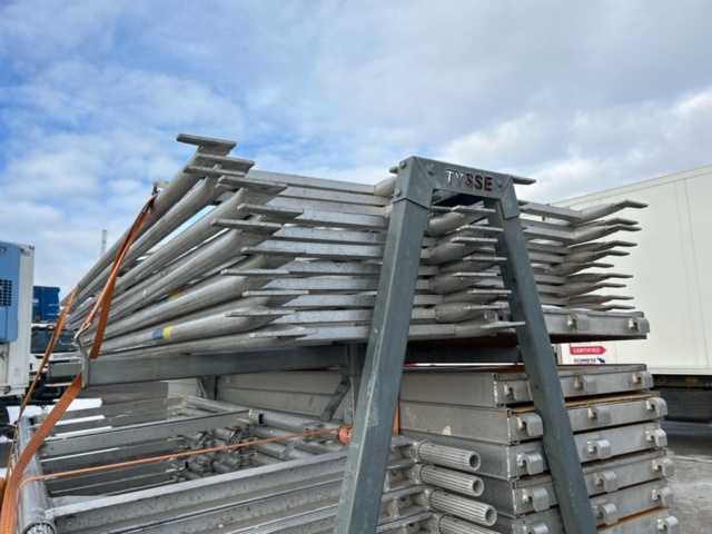 1455016-27 Scaffolding trailer with frame scaffolding parts - Monzon / Tysse
