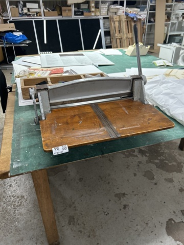 1491782-1 Manual table guillotine / paper cutter