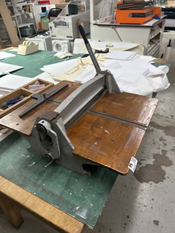 1491782-6 Manual table guillotine / paper cutter