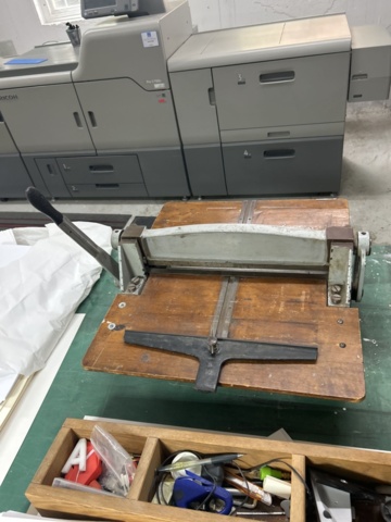 1491782-9 Manual table guillotine / paper cutter