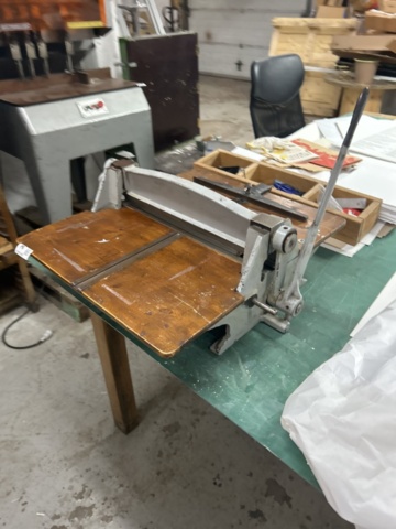 1491782-13 Manual table guillotine / paper cutter