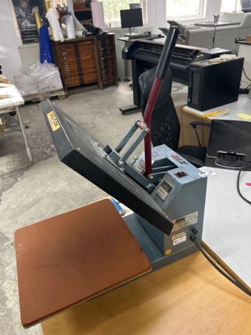 1491787-12 Heat transfer press (heat press) HIX SwingMan 20