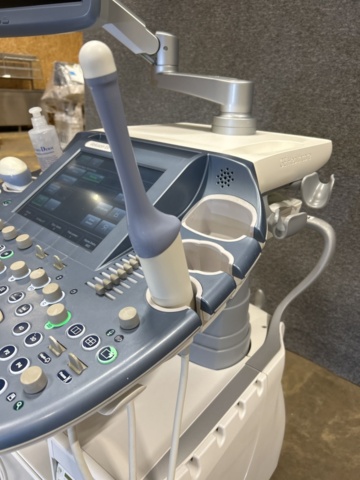 1453382-18 Ultrasound machine with probes and accessories - GE Voluson E6 -2016