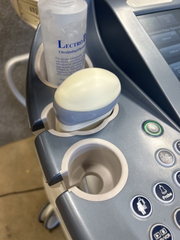 1453382-19 Ultrasound machine with probes and accessories - GE Voluson E6 -2016