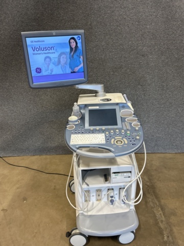 1453382-33 Ultrasound machine with probes and accessories - GE Voluson E6 -2016