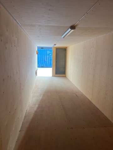 1384777-12 Container with door 40 feet