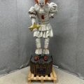 1436348-2 Plastic statue approx. 250 cm high "Pennywise" - IT Chapter Two - Muckle Mannequins