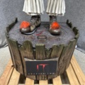 1436348-4 Plastic statue approx. 250 cm high "Pennywise" - IT Chapter Two - Muckle Mannequins