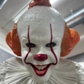 1436348-8 Plastic statue approx. 250 cm high "Pennywise" - IT Chapter Two - Muckle Mannequins