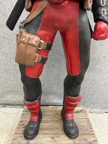 1436349-5 Statue approx. 190 cm high - “Deadpool”