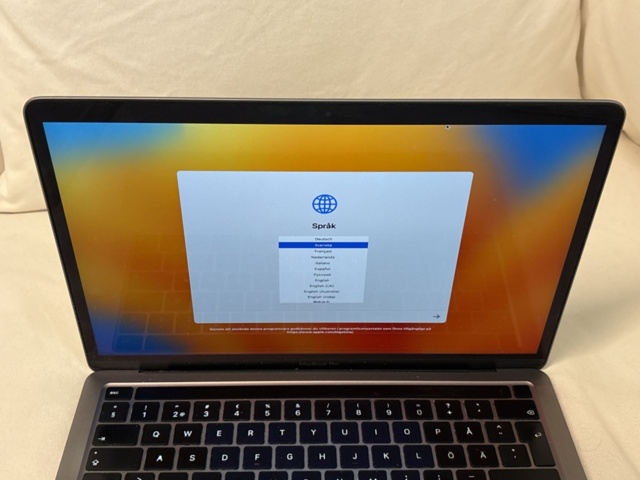 1469120-4 Laptop - Apple MacBook Pro 13”