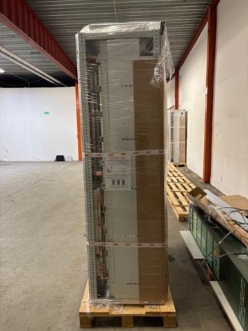 1404682-29 Medium voltage switchgear - ABB SafeRing Air / SafePlus Air, Modular housing