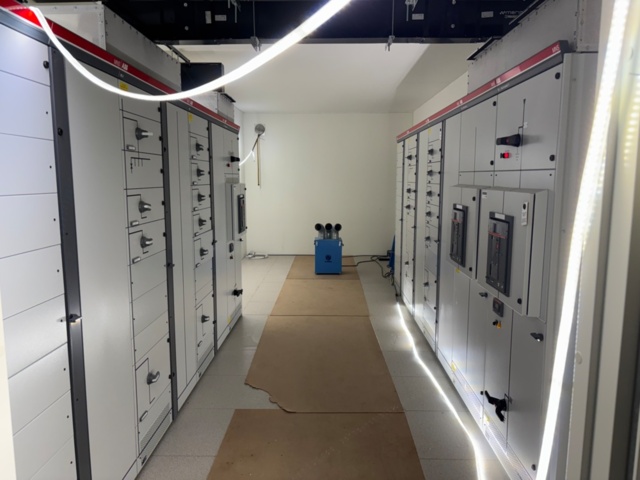 1404682-2 Medium voltage switchgear - ABB SafeRing Air / SafePlus Air, Modular housing