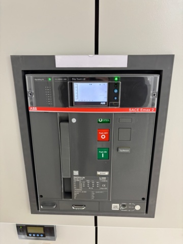 1404682-10 Medium voltage switchgear - ABB SafeRing Air / SafePlus Air, Modular housing