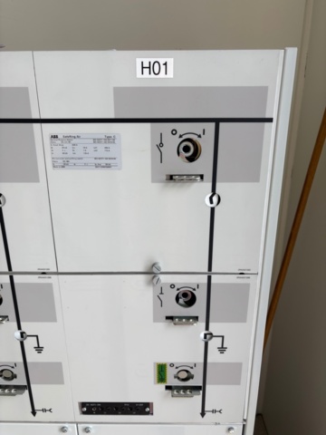 1404682-41 Medium voltage switchgear - ABB SafeRing Air / SafePlus Air, Modular housing