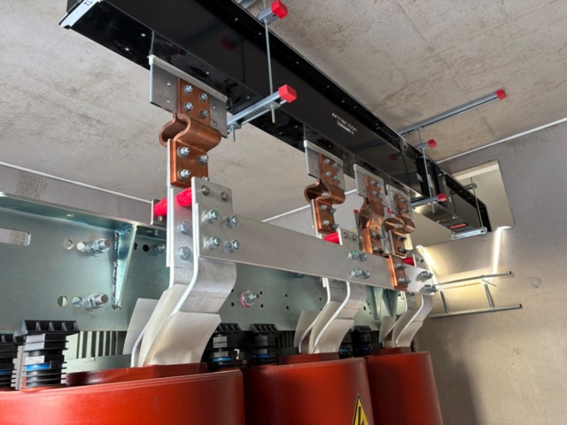 1404682-53 Medium voltage switchgear - ABB SafeRing Air / SafePlus Air, Modular housing